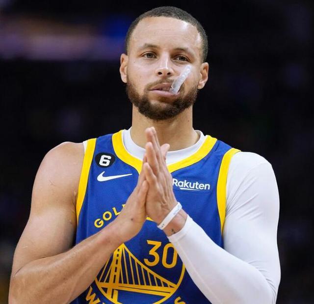 拜仁、巴萨有意，记者：阿斯拉尼想迈出下一步，不会长期留队（拜仁巴萨有意，记者称阿斯拉尼寻求更上层楼，暂无长期留队打算）