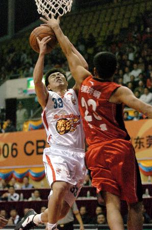 国王冲击季后赛形势明朗（国王进军季后赛前景明朗）