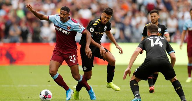 贝林厄姆西甲生涯已10次单场传射，为同期最多（贝林厄姆西甲生涯10次单场传射，位列同期第一）