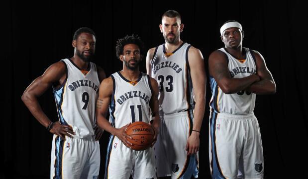 鲜明对比，节礼日曼联54胜纽卡47负均为历史最多（节礼日反差：曼联54胜、纽卡47负，均为历史最多）