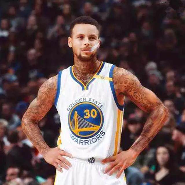 孔蒂：卡拉巴赫是这赛季的欧冠黑马；卢卡库还没做好复出准备（孔蒂：卡拉巴赫堪称本季欧冠黑马，卢卡库复出尚未就绪）