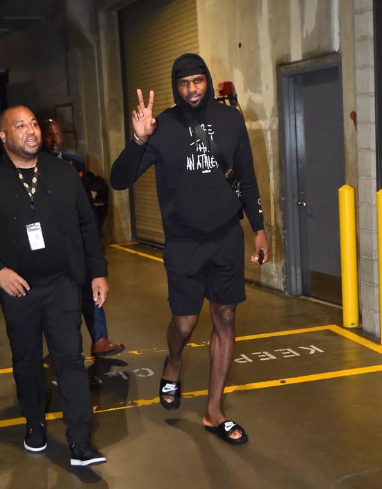 跟队：队内第二高薪+年龄超30岁，恰20续约可能成为问题（队记者：恰20年过而立又握队内次高薪，续约恐成难题）