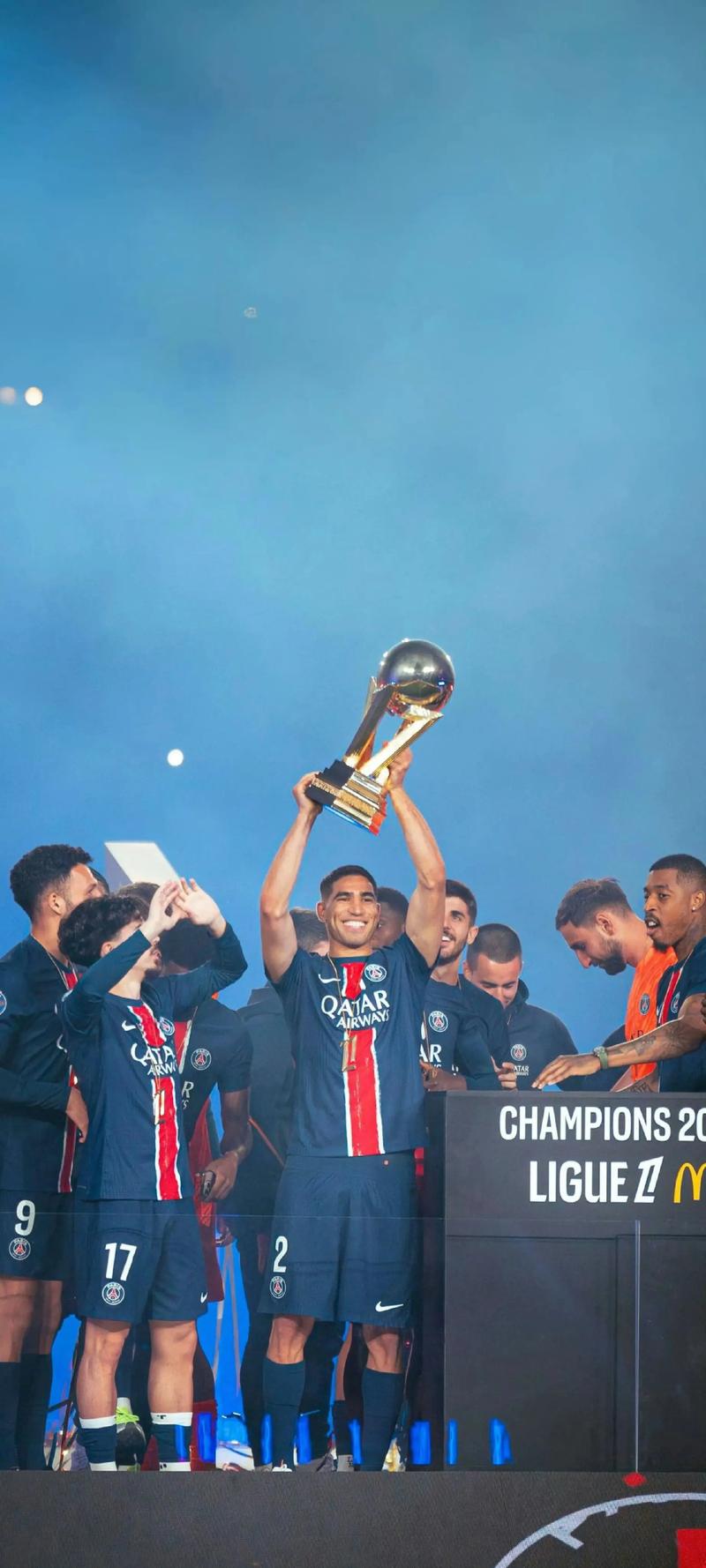 不手软！兰代尔底角接球 三分出手一箭穿心（兰代尔底角接球果断出手，三分空心入网）