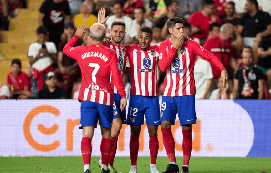 巴里·布朗在比赛的半场阶段展现出了惊人的实力，他的高效表现成为了球队的一大亮点。（巴里·布朗半场爆发，高效发挥成球队最大亮点）