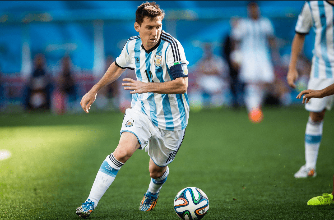 布冯谈意大利足球：我们从小就注重成绩，现在要回归技术训练（布冯：意大利足球自小偏重成绩，如今应重拾技术训练）