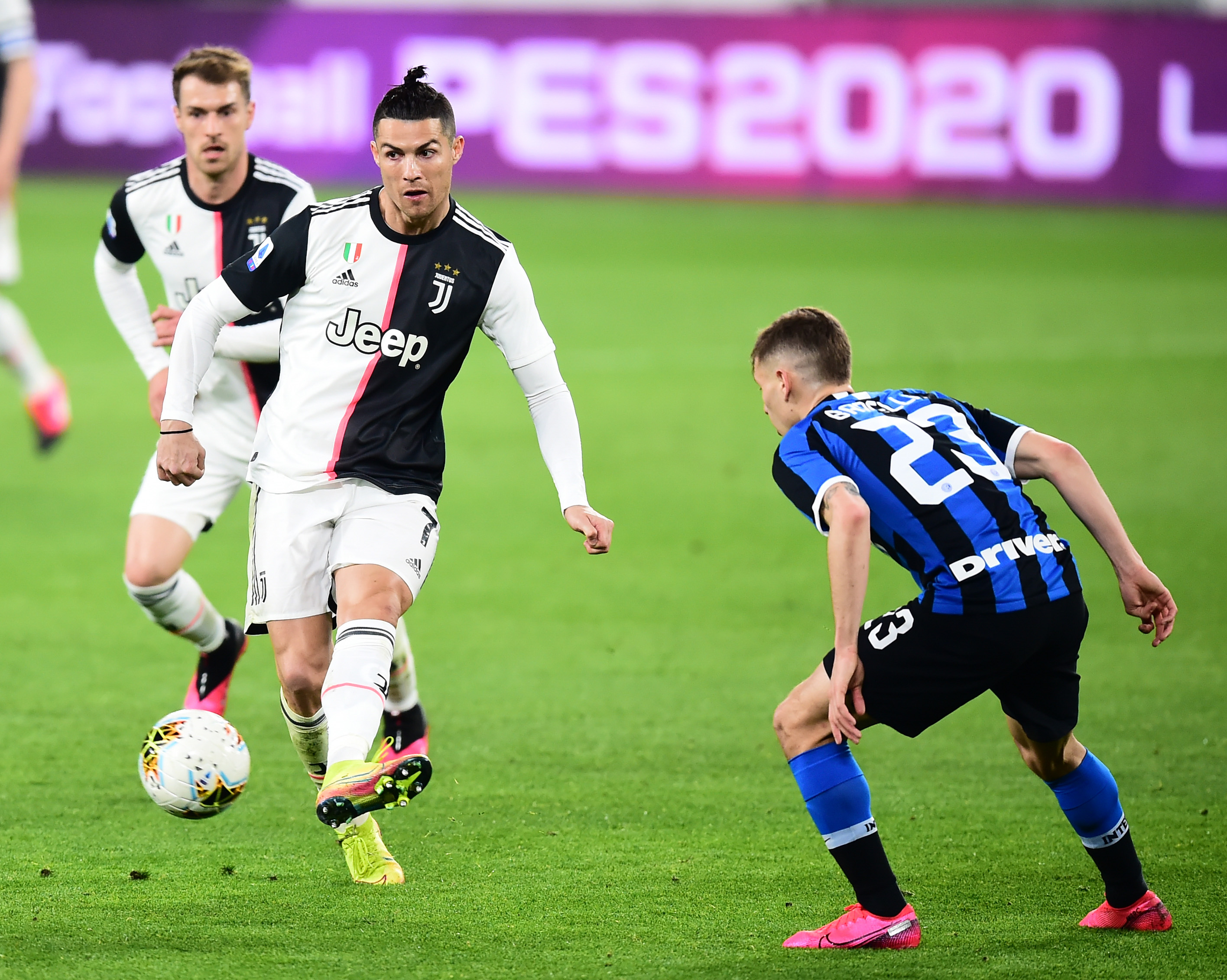 辽宁男篮王哲林关键得分带队胜（王哲林关键时刻发力，助辽宁男篮取胜）