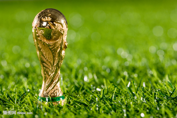 攻防压制！哈克斯上篮得手 热火轰出14-0打停猛龙（攻守强势！哈克斯上篮命中，热火一波14-0逼停猛龙）