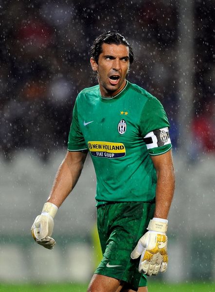 伊卡尔迪：隔了5个月终于见到女儿了，我不需要解释场外的事情（伊卡尔迪：阔别5个月终于与女儿团聚，场外风波无需解释）