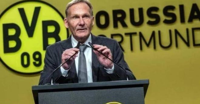 高手踢球都很省力（越是高手，踢球越轻松）