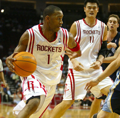 湖人三巨头化学反应初见成效（湖人三巨头默契渐入佳境）