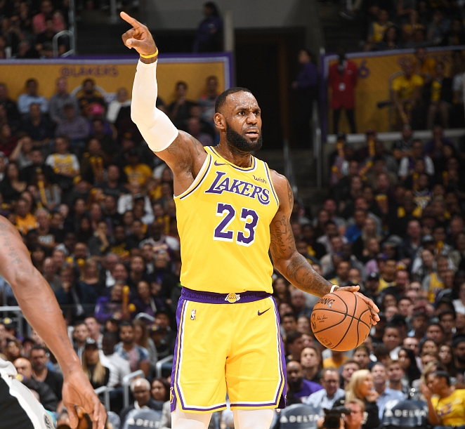 斯潘塞赛季新高＆追平生涯最高分，勇士6人得分上双不敌雷霆（斯潘塞砍赛季新高并追平生涯之最，勇士六人上双仍不敌雷霆）