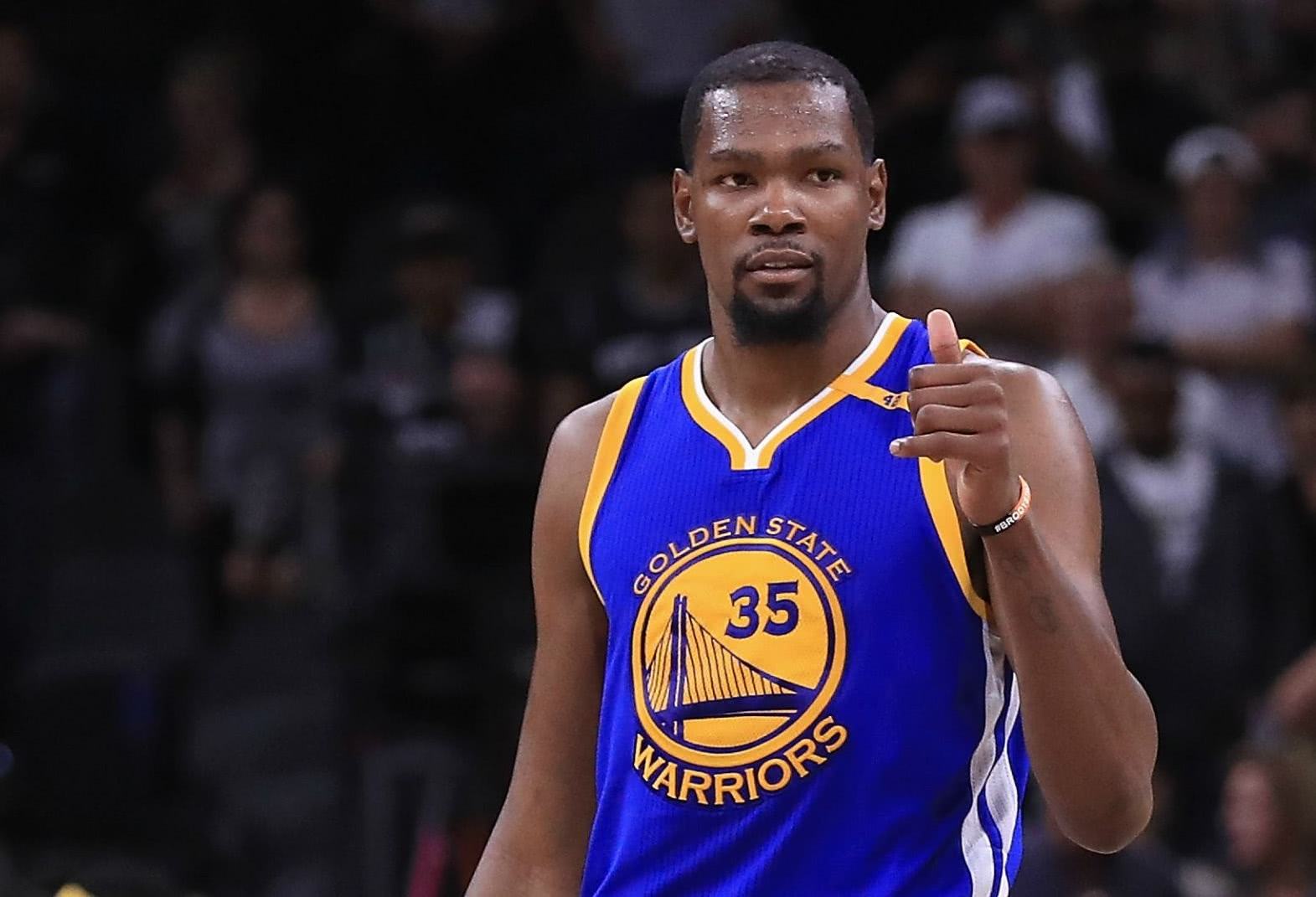 穆雷：我这些年进过不少关键球，但关键球给约基奇是有原因的（穆雷：这些年我也进了不少关键球，但关键时刻把球交给约基奇自有其因）