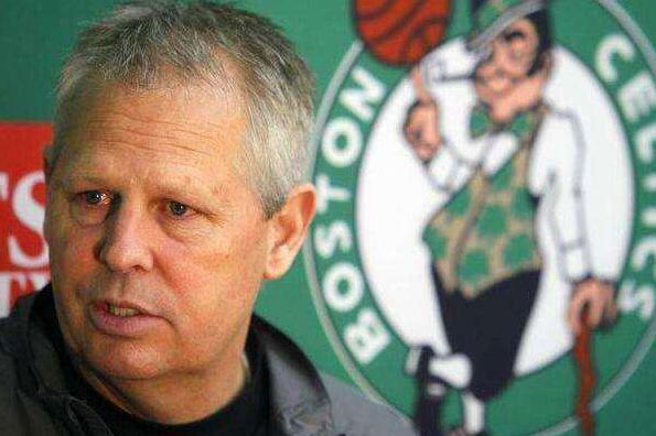 每体：巴萨冬窗优先考虑租借中卫，或者1月可自由离队的目标（每体：巴萨冬窗补强中卫以租借为先，同时关注1月可自由离队的球员）