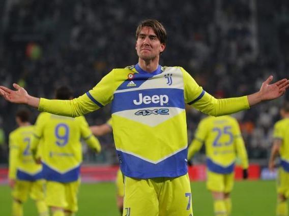 可圈可点！李弘权&张镇麟三分合计9中7合砍29分（手感火热！李弘权与张镇麟三分9投7中联手斩获29分）