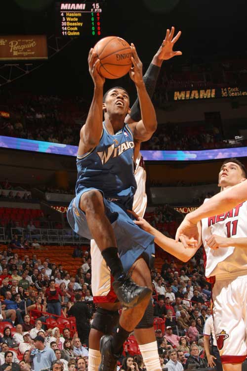 加埃塔诺抽射破门，卡利亚里1-0爆冷胜罗马（加埃塔诺劲射制胜，卡利亚里爆冷1-0击败罗马）